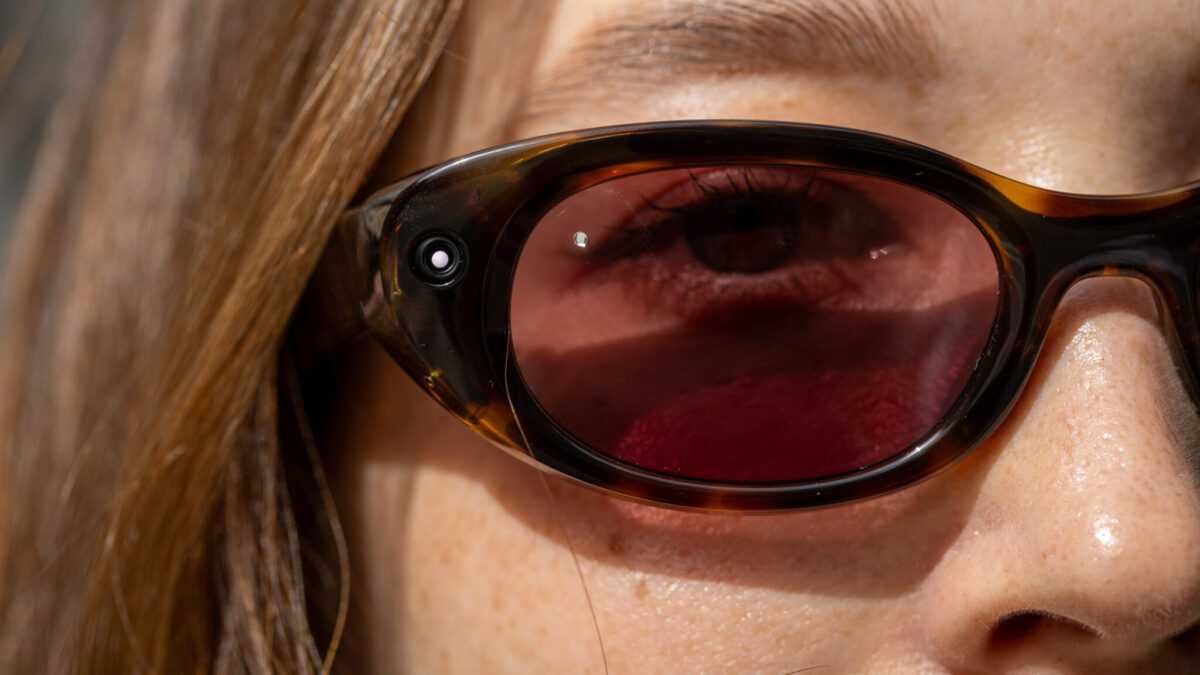 Des lunettes connectées équipées de caméras, au coeur du débat politique suisse