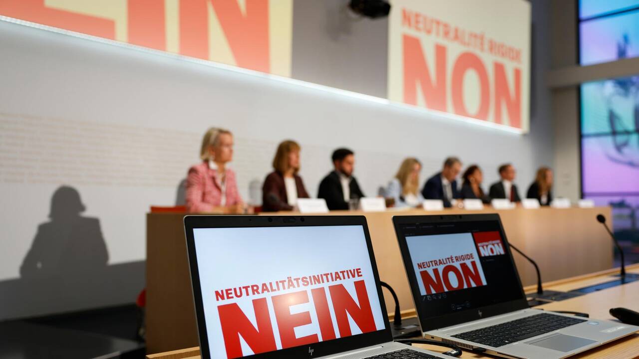 Conférence de presse du comité opposé à l’initiative sur la neutralité, à Berne